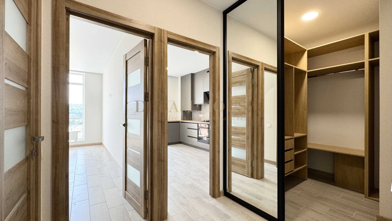 Synergy City. Full 1-bedroom apartment with a dressing area