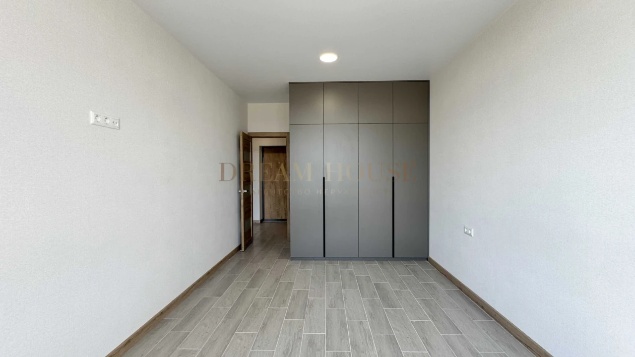 Synergy City. Full 1-bedroom apartment with a dressing area