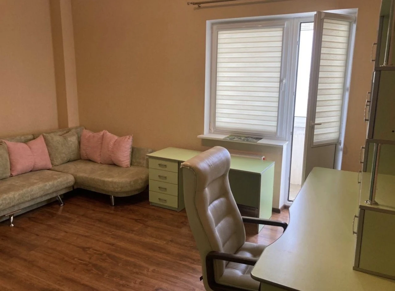 For sale, spacious 2-bedroom apartment 90m2 with renovation in Irpin