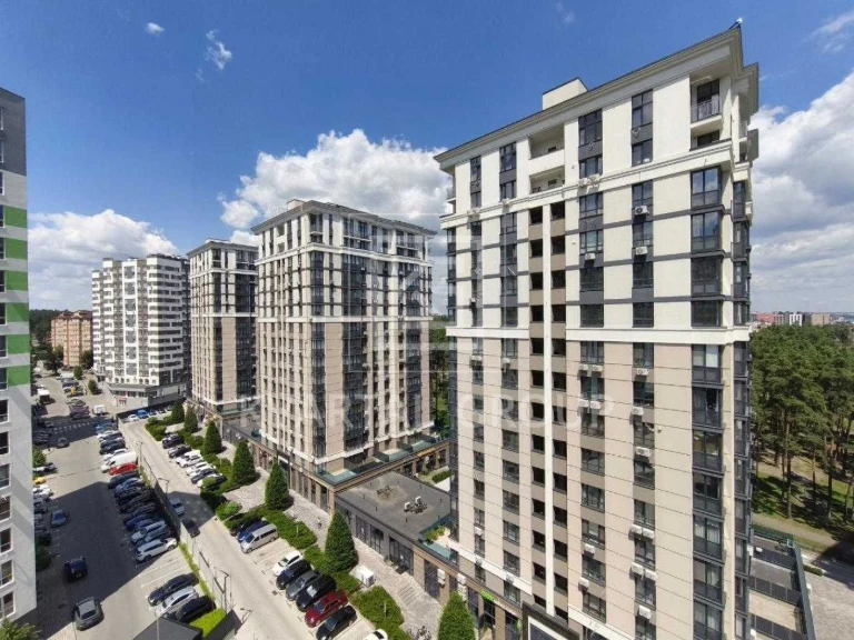 Sale of a 3-bedroom apartment in residential complex "Central 2" with maximum