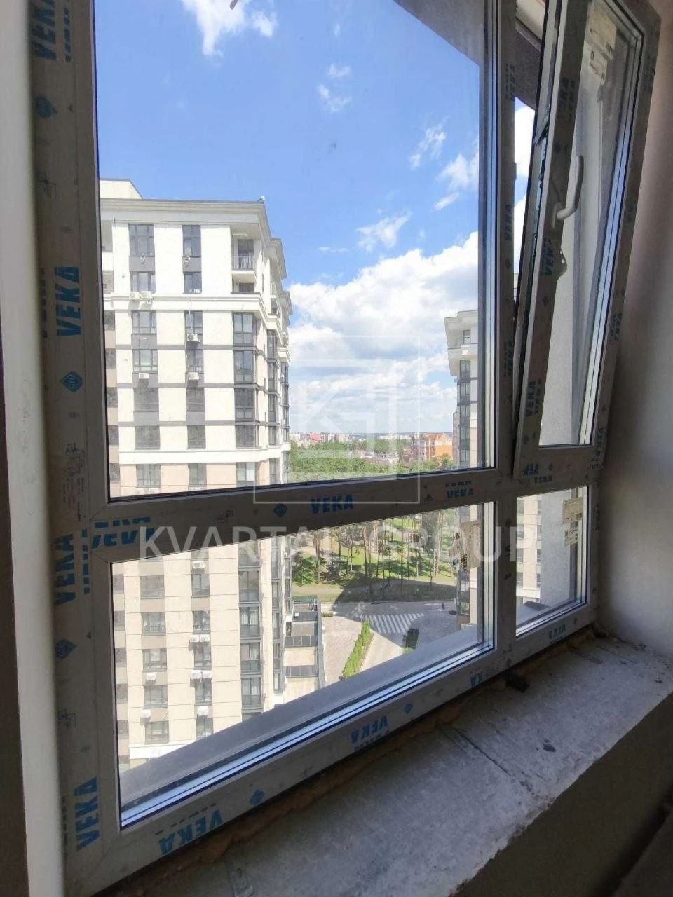 Sale of a 3-bedroom apartment in residential complex "Central 2" with maximum