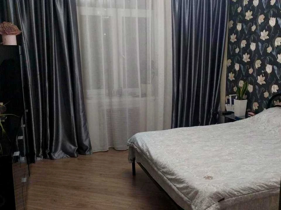 Apartment. Kharkiv, Industrial Avenue (Frunze)