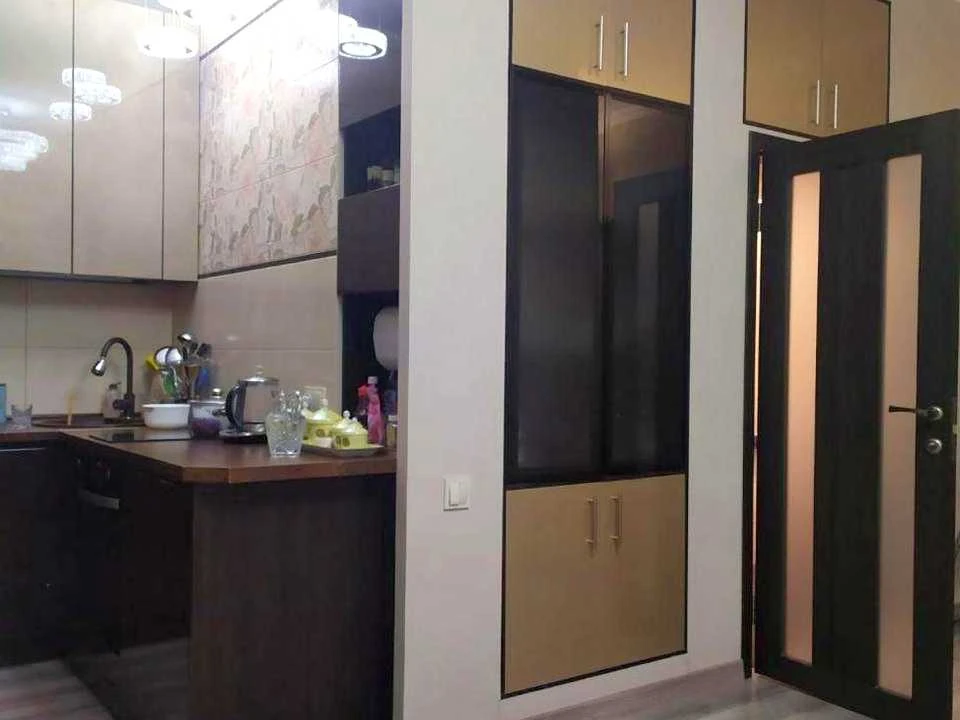 Apartment. Kharkiv, Industrial Avenue (Frunze)