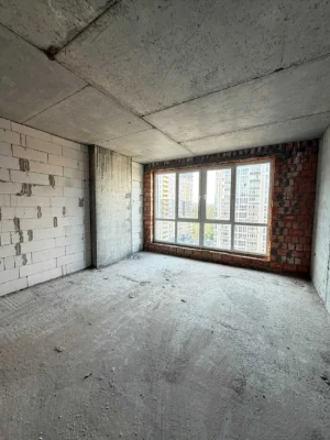 2 room apartment, dual exposure! No commission!
