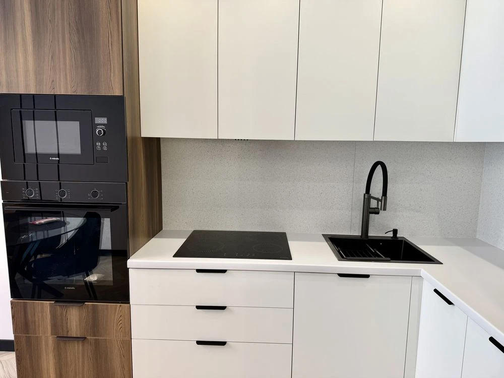 1-bedroom apartment with a kitchen of 24 m2! Central Park! New renovation