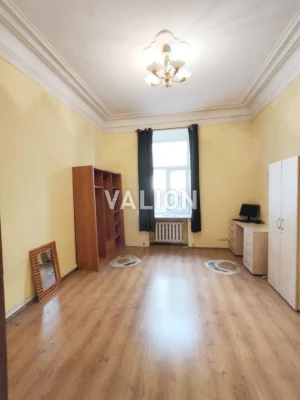 Продам четырехкомнатную квартиру в Центре Киева, ул. Крещатик 8б