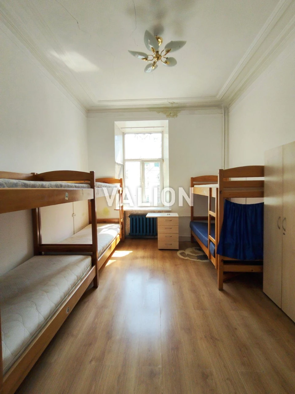 Продам четырехкомнатную квартиру в Центре Киева, ул. Крещатик 8б