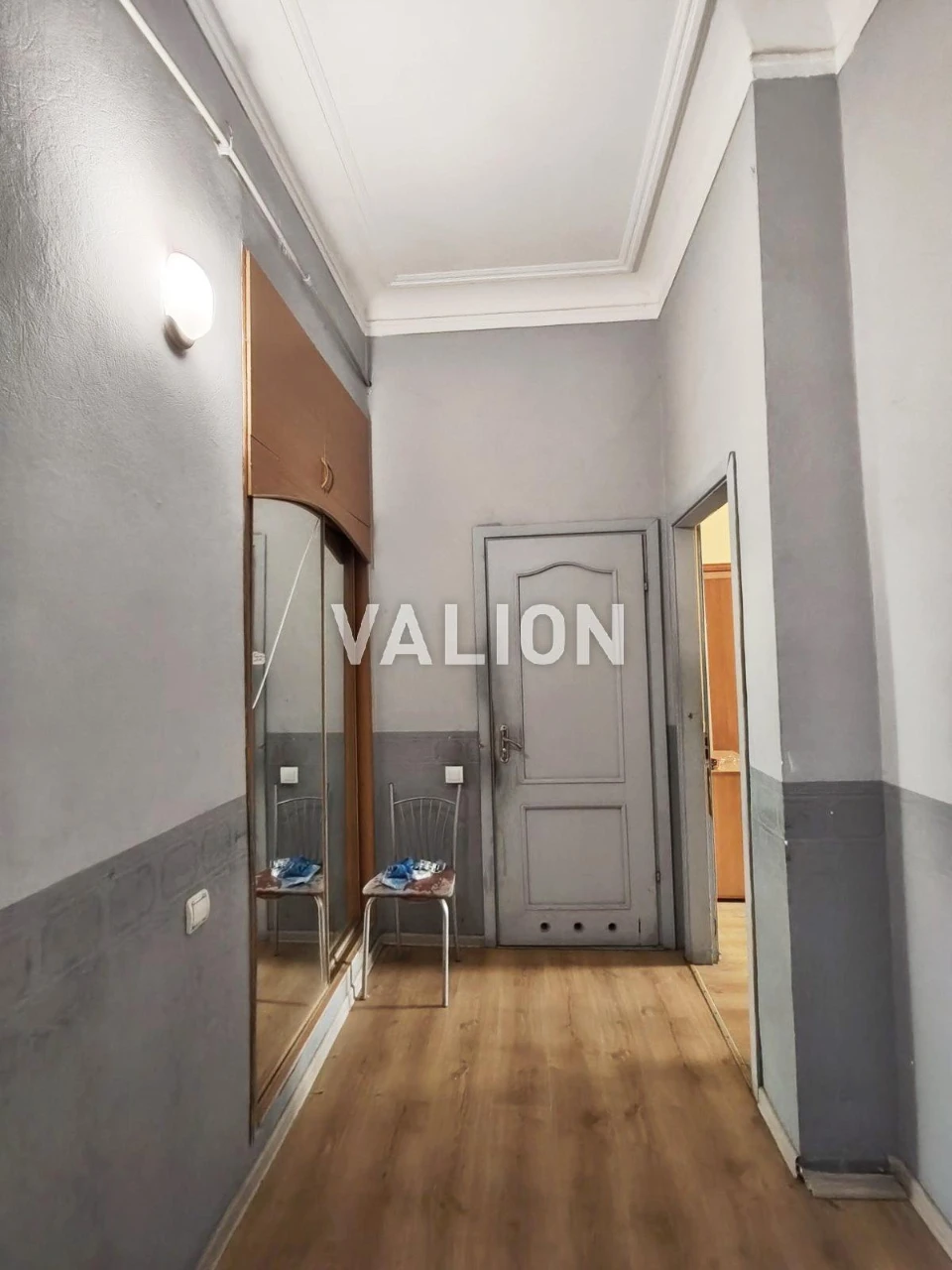 Продам четырехкомнатную квартиру в Центре Киева, ул. Крещатик 8б