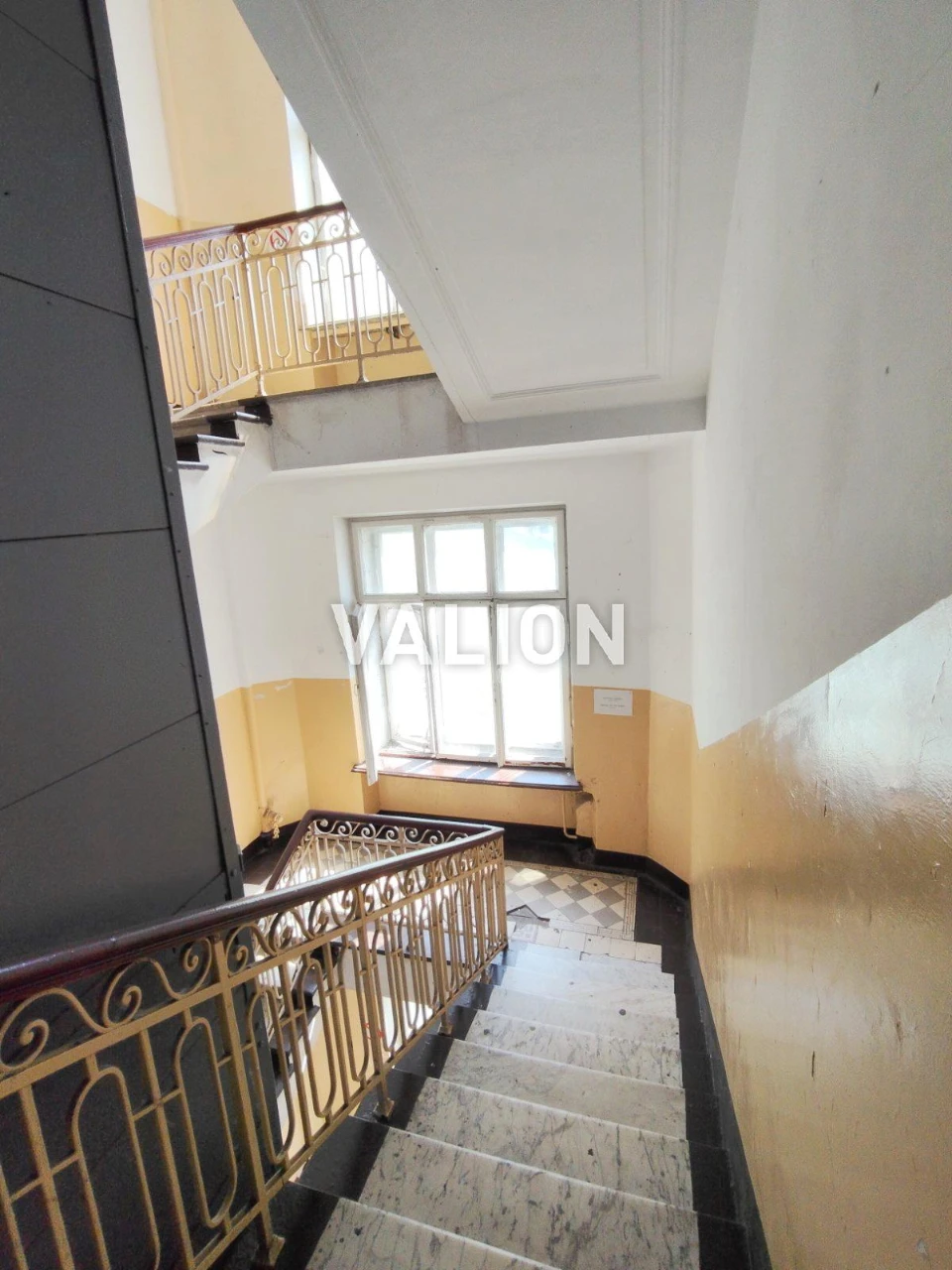 Продам четырехкомнатную квартиру в Центре Киева, ул. Крещатик 8б