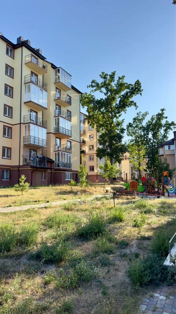 Spacious 2-bedroom apartment on Romodanova Street