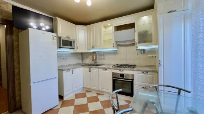 Spacious 2-bedroom apartment on Romodanova Street