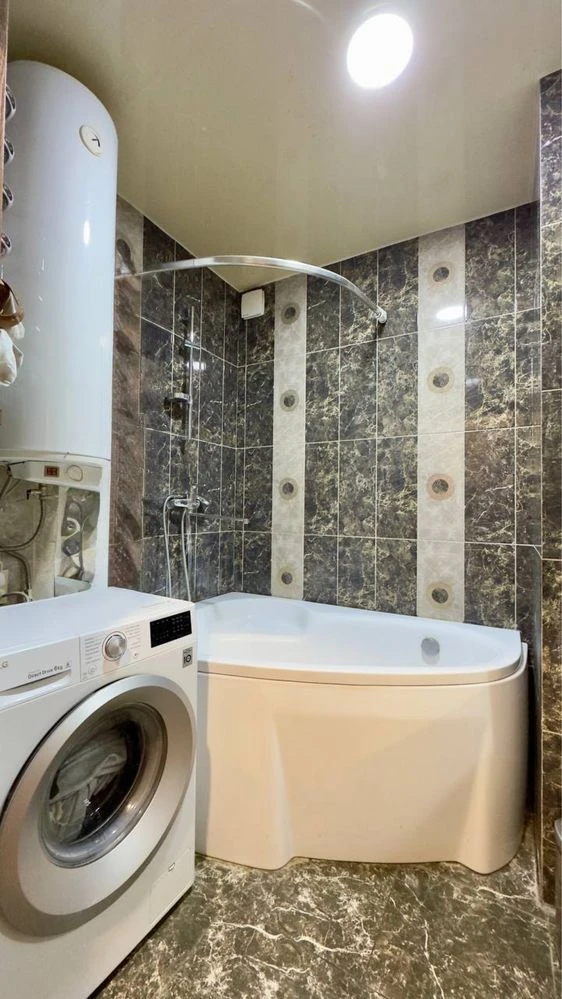 Spacious 2-bedroom apartment on Romodanova Street