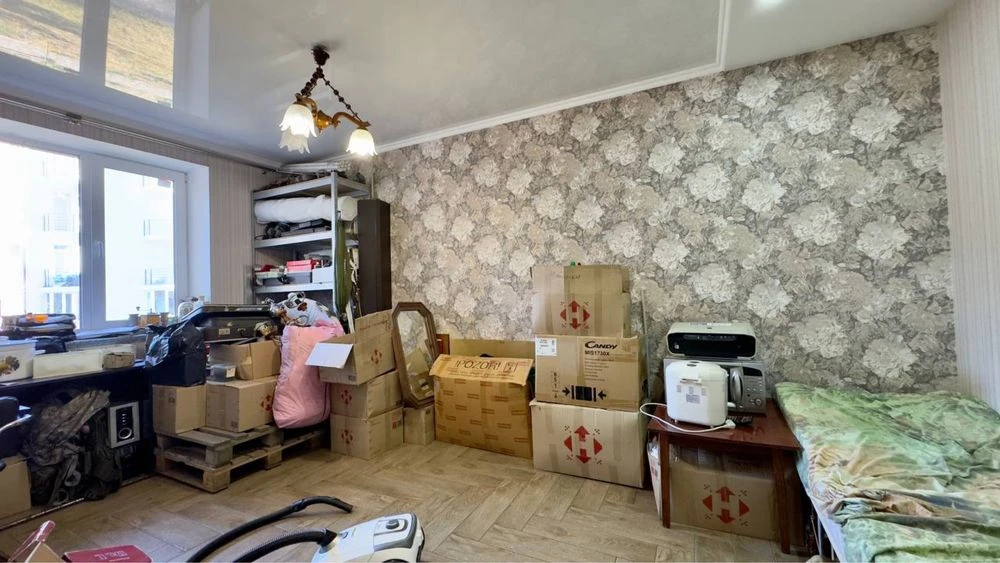 Spacious 2-bedroom apartment on Romodanova Street