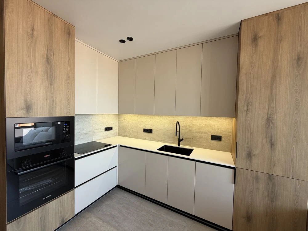 1-bedroom apartment with modern renovation in "Central 2" residential complex