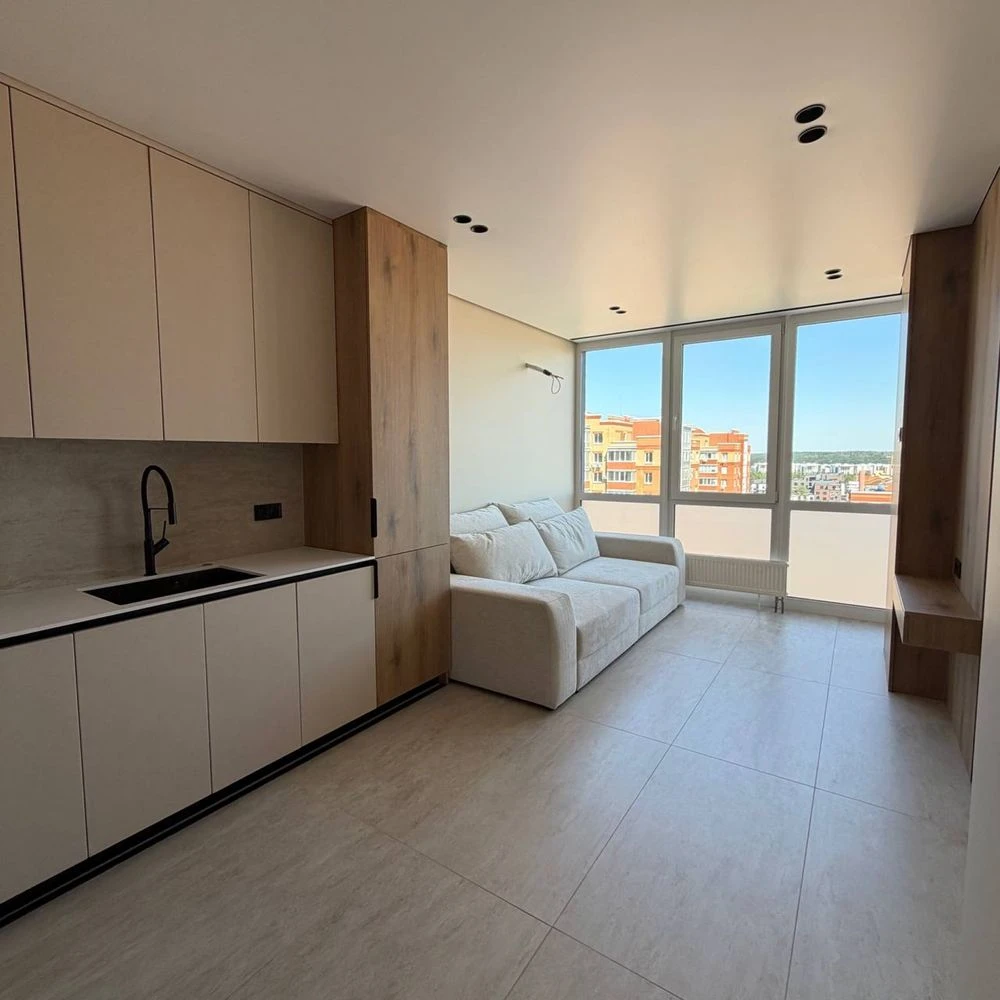 1-bedroom apartment with modern renovation in "Central 2" residential complex