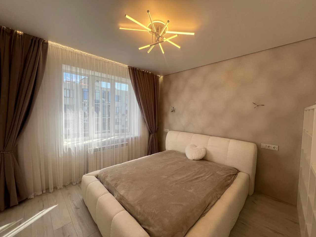 Продаж квартири з дизайнерським ремонтом!Заходь і живи!