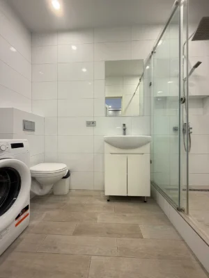 1-room apartment, new renovation, gas! No commission!