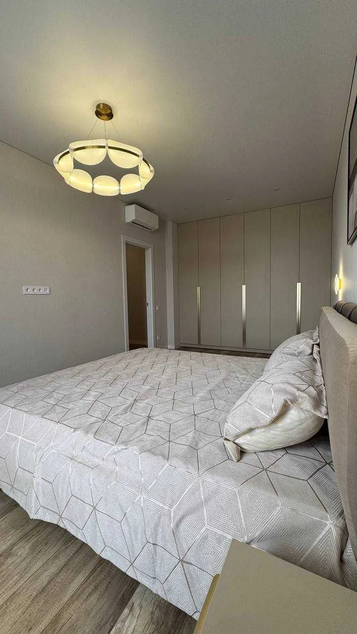 Great two-bedroom apartment in the Synercity residential complex!