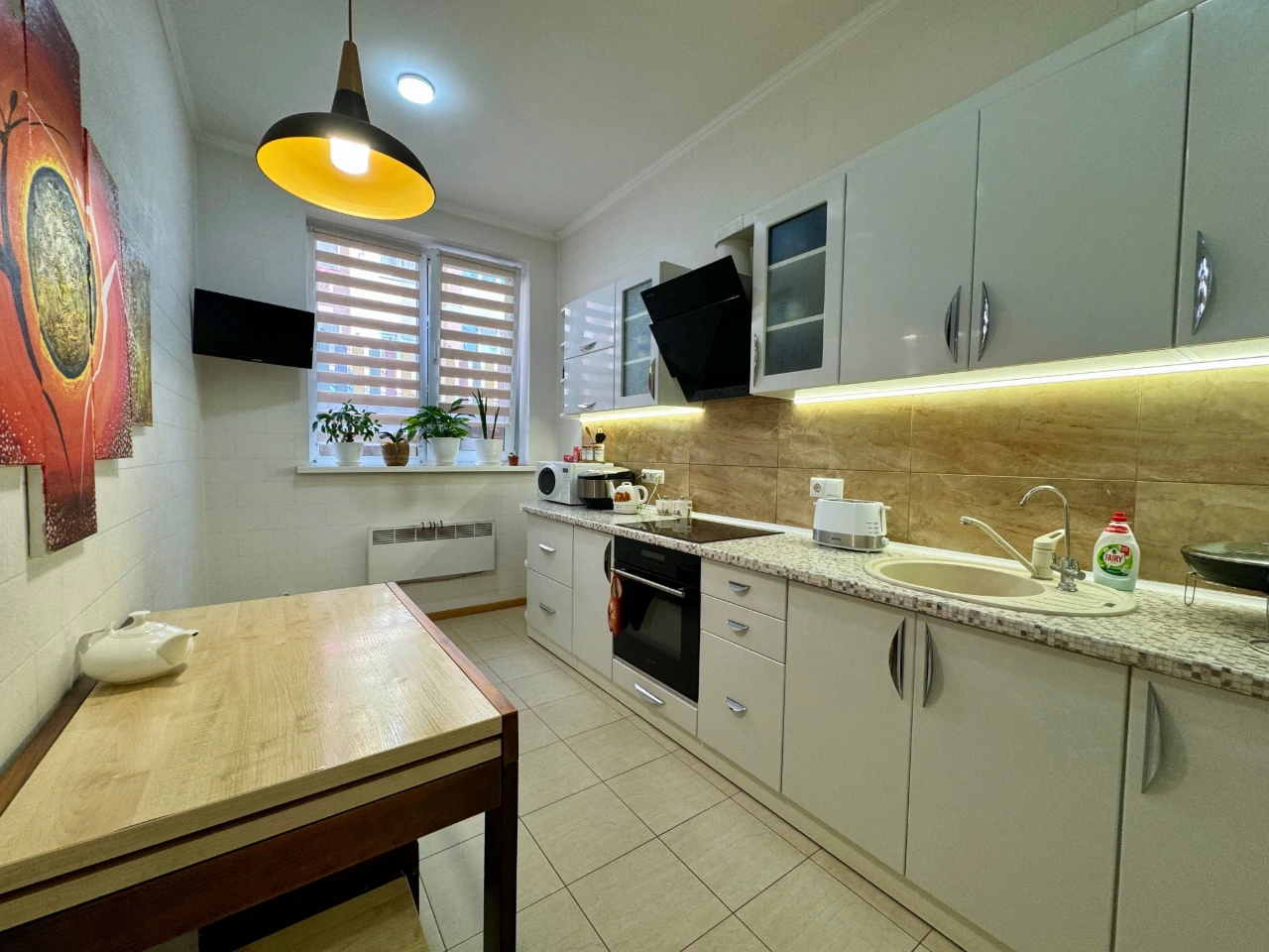 Spacious 2-bedroom apartment. Central Park and Park Nezhnayka.