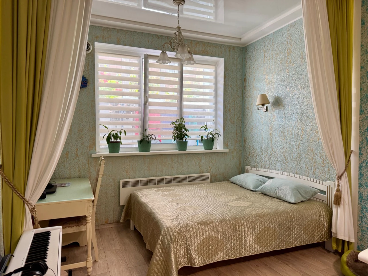 Spacious 2-bedroom apartment. Central Park and Park Nezhnayka.