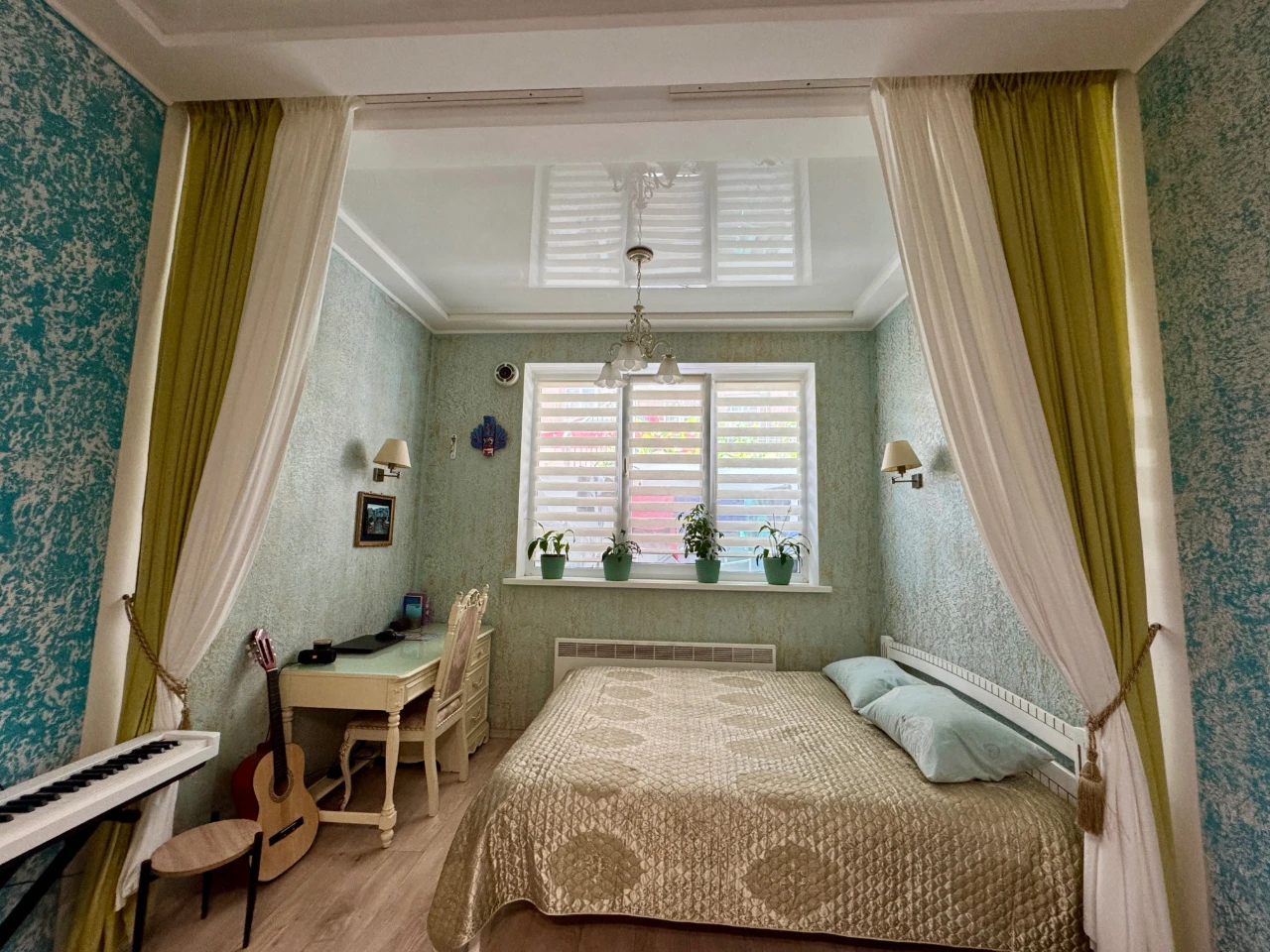 Spacious 2-bedroom apartment. Central Park and Park Nezhnayka.