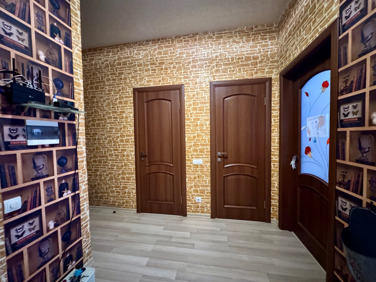 Spacious 2-bedroom apartment. Central Park and Park Nezhnayka.