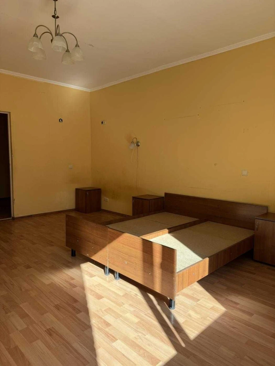 ПРОДАЖ! Простора 3-кімнатна квартира 103 м² — під ремонт, з