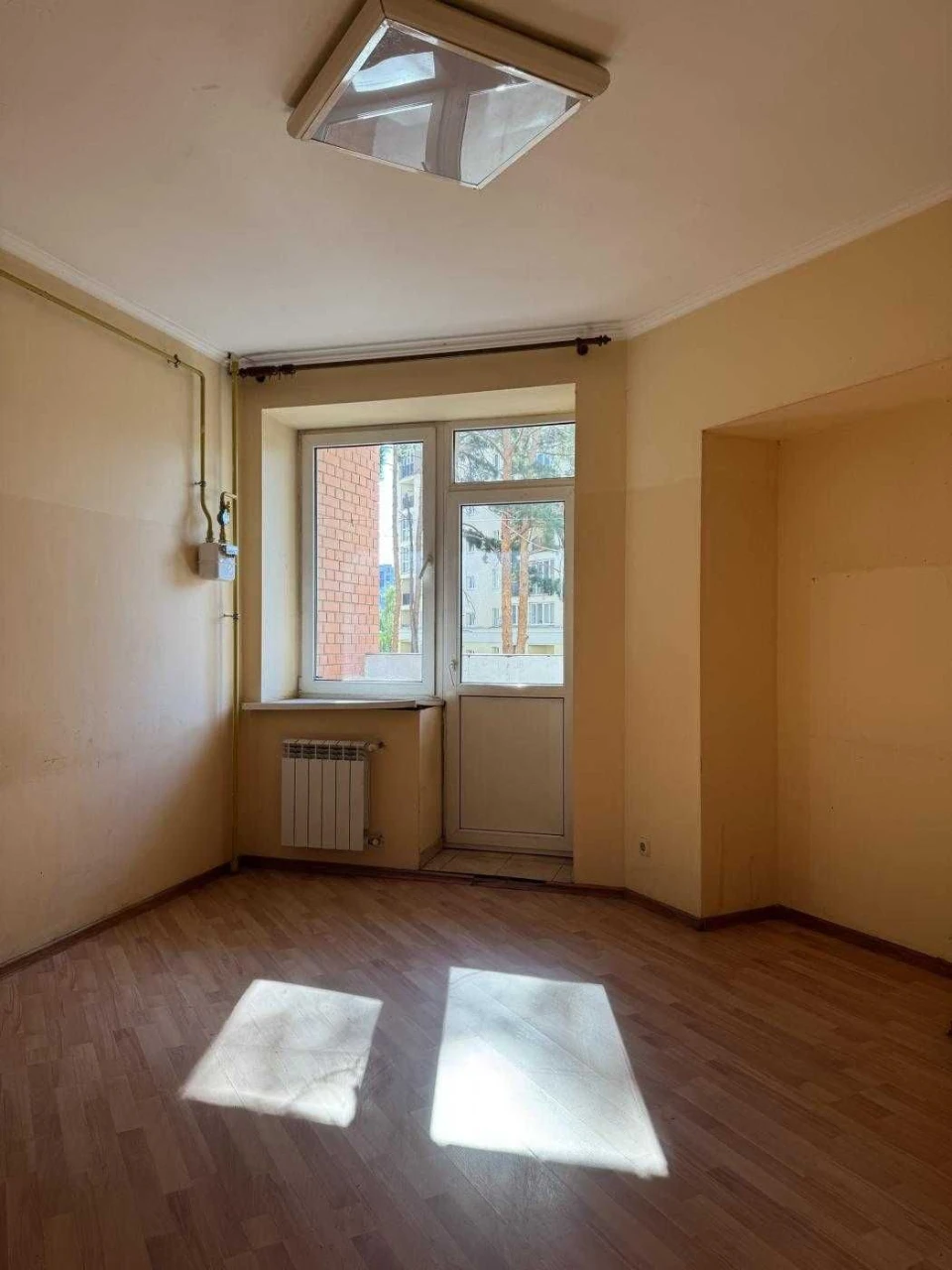 ПРОДАЖ! Простора 3-кімнатна квартира 103 м² — під ремонт, з