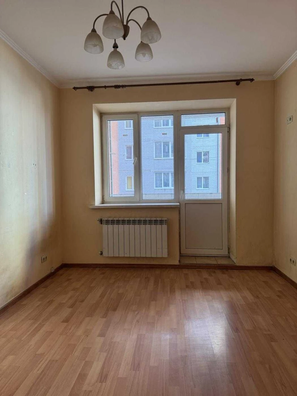 ПРОДАЖ! Простора 3-кімнатна квартира 103 м² — під ремонт, з