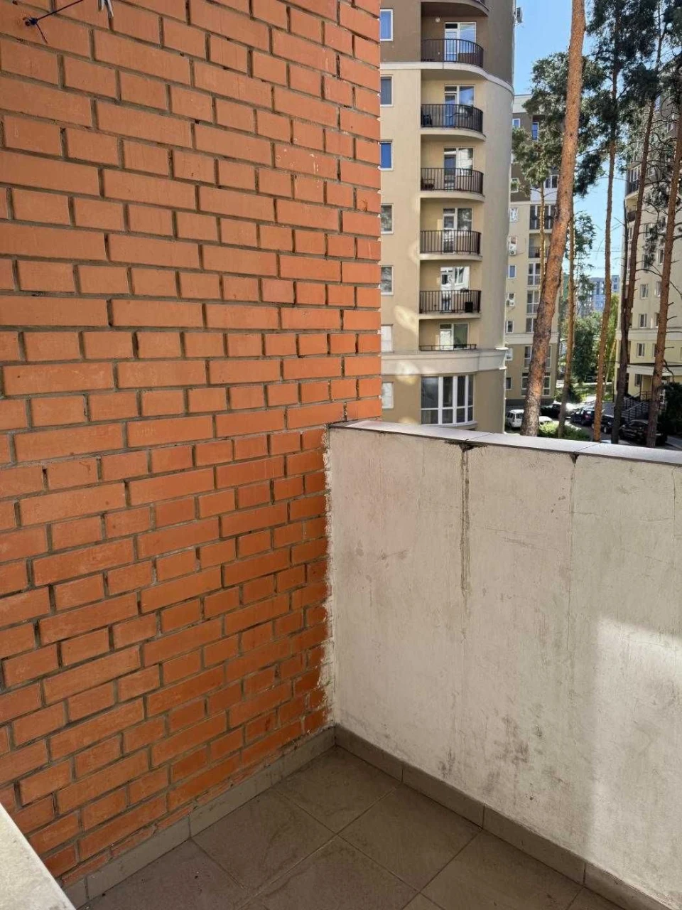 ПРОДАЖ! Простора 3-кімнатна квартира 103 м² — під ремонт, з