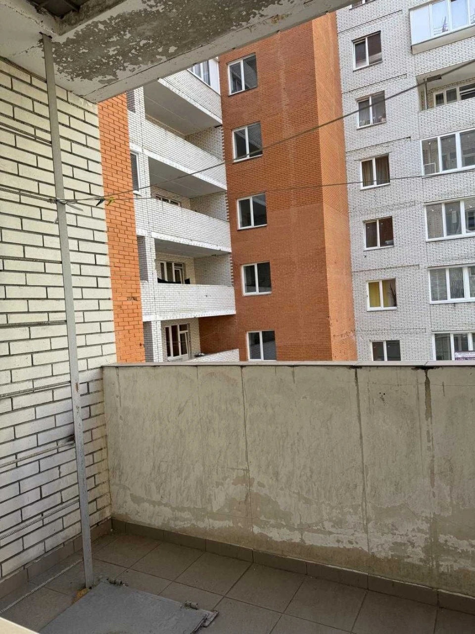 ПРОДАЖ! Простора 3-кімнатна квартира 103 м² — під ремонт, з