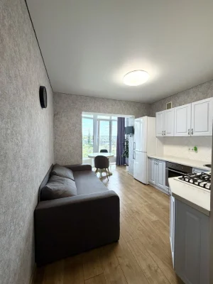 NO COMMISSION! 2-room apartment with partial renovation and a great plan