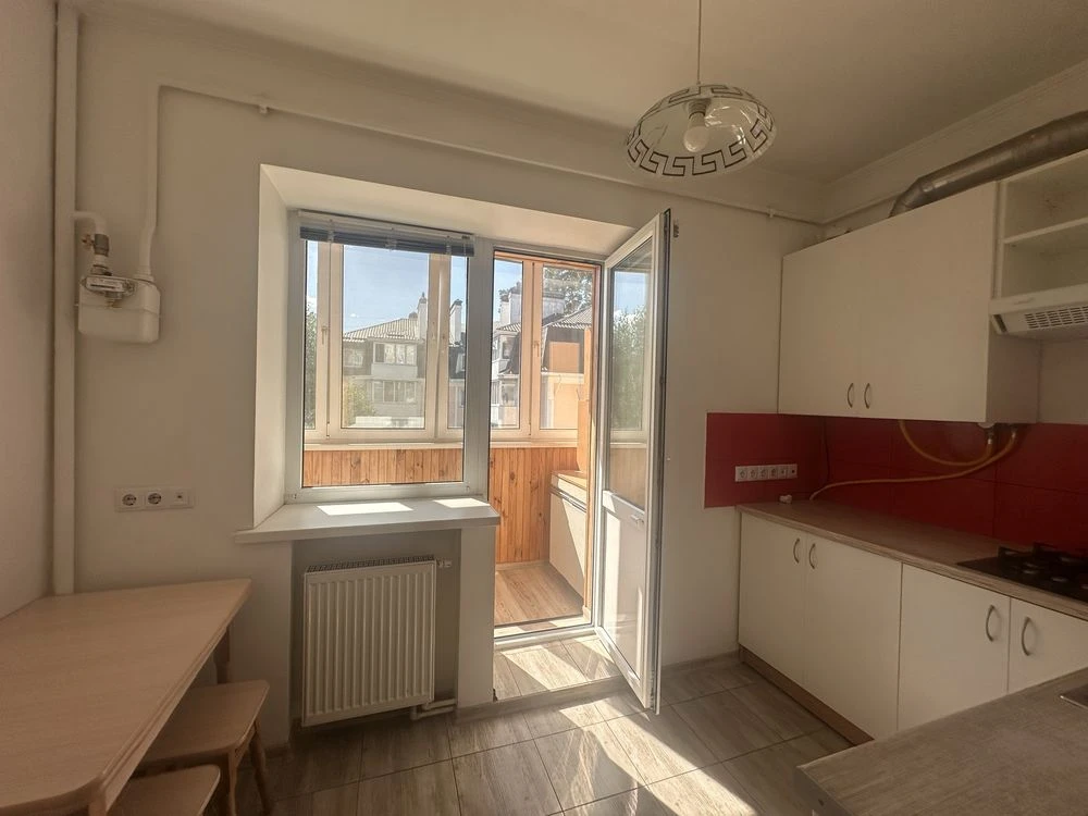 Exclusive apartment in Irpin with renovation, gas, minimum