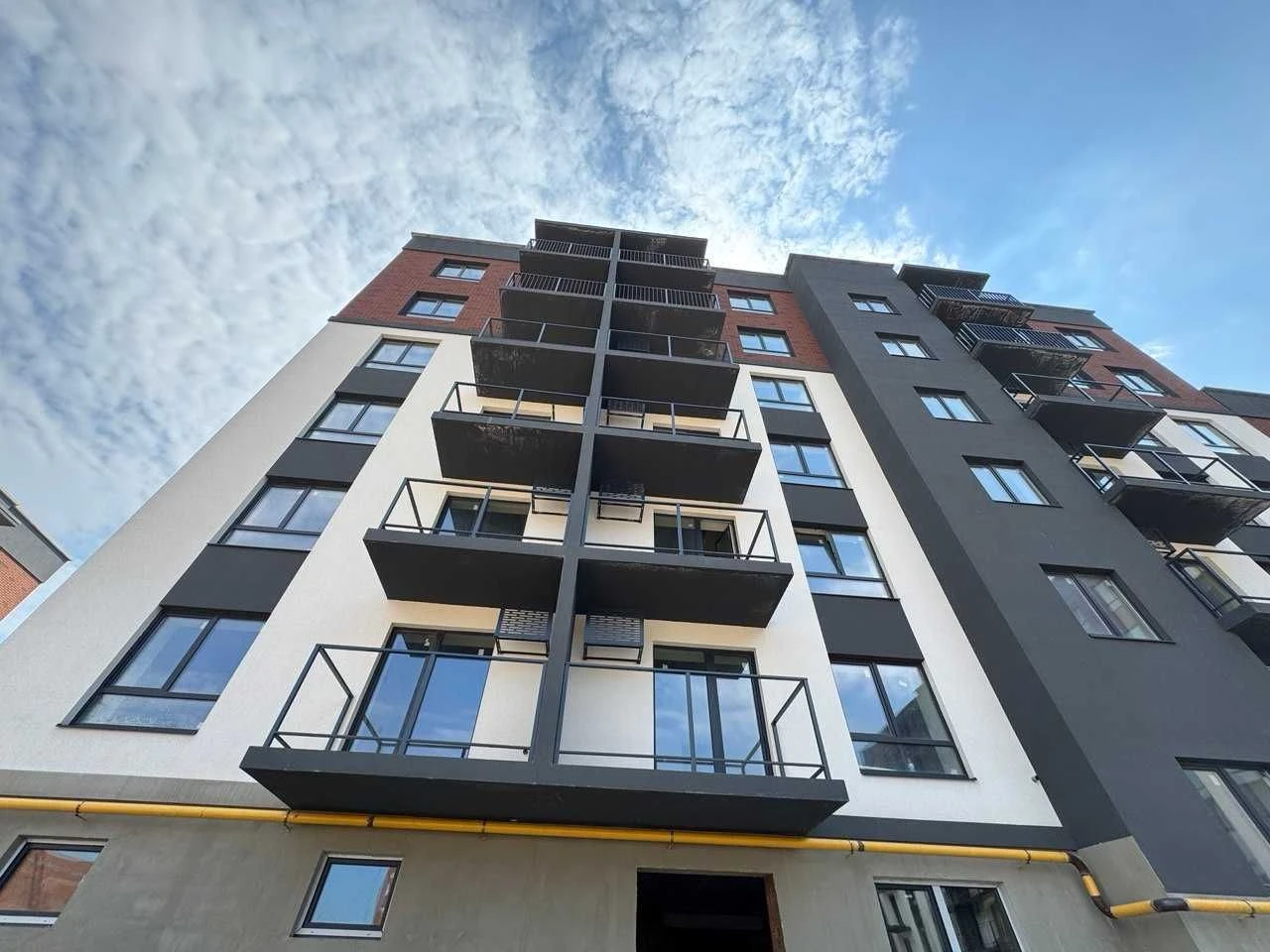 Apartment in ЖК Бургундія 3! Spacious 1-bedroom apartment with balcony!