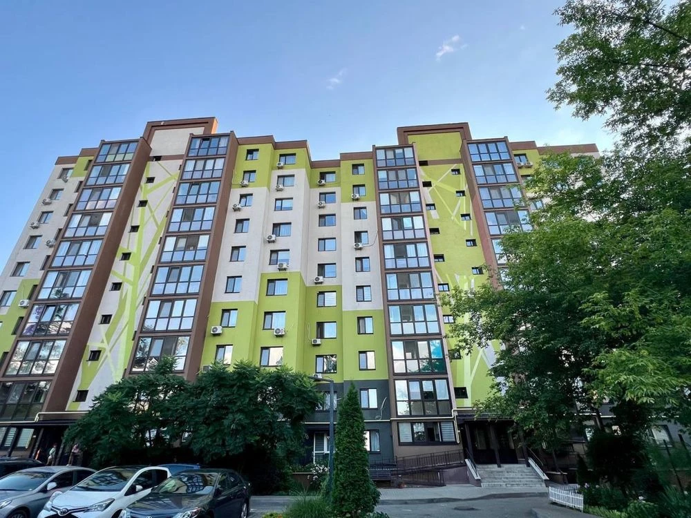 1-bedroom apartment for sale in the city center with renovation