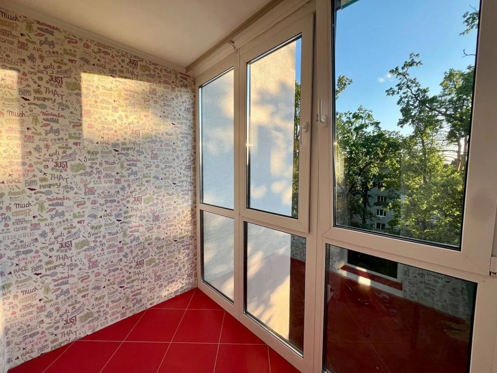 1-bedroom apartment for sale in the city center with renovation