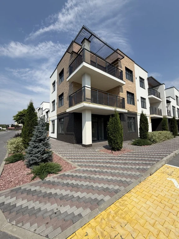 Sale of a 3-room euro apartment + balcony 13 sq.m.