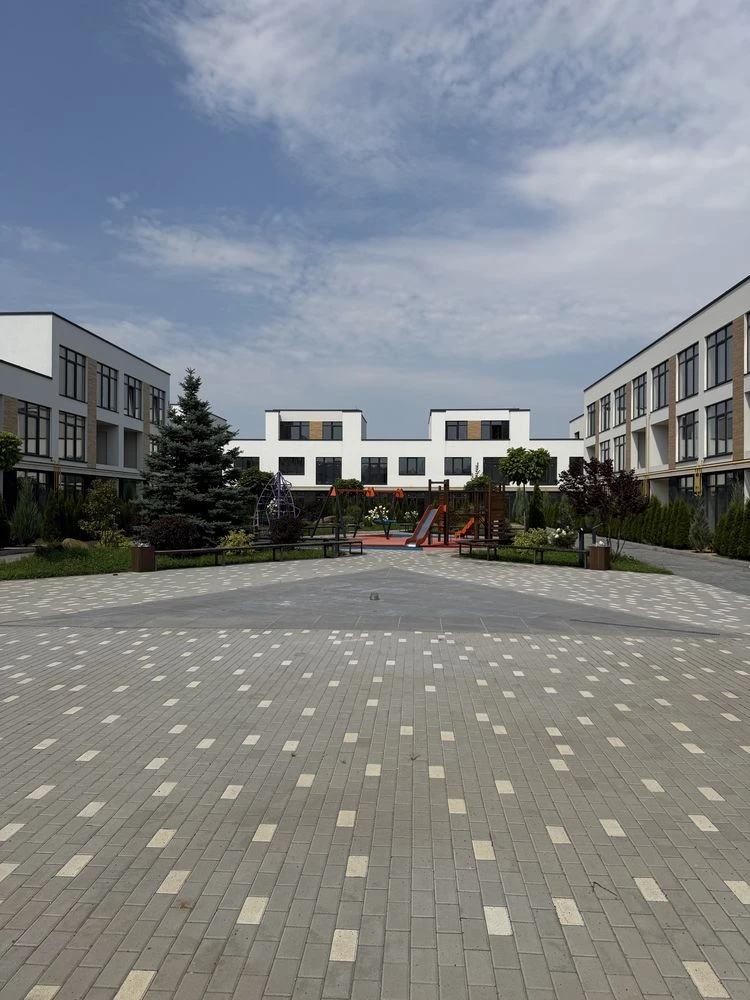 Sale of a 3-room euro apartment + balcony 13 sq.m.