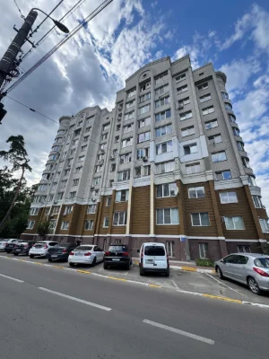 Spacious 2-bedroom apartment in the city center near a school. 2% оформлення