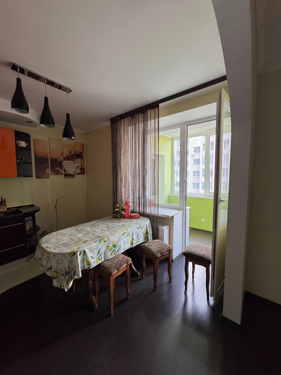 Spacious 2-bedroom apartment in the city center near a school. 2% оформлення