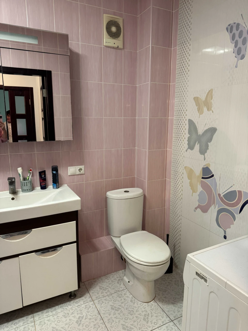 Spacious 2-bedroom apartment in the city center near a school. 2% оформлення