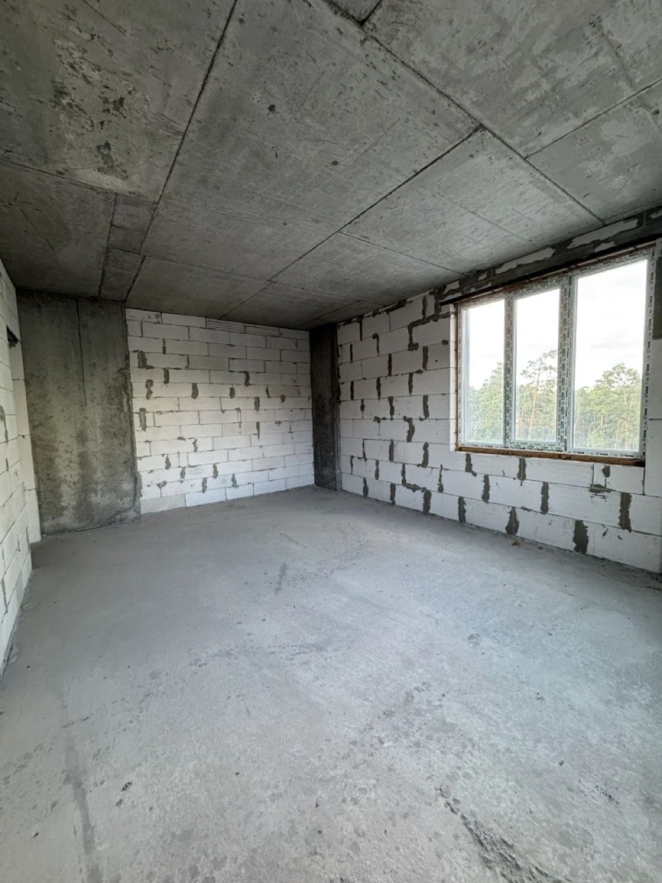 Spacious 2-bedroom apartment near Irpen Central Park