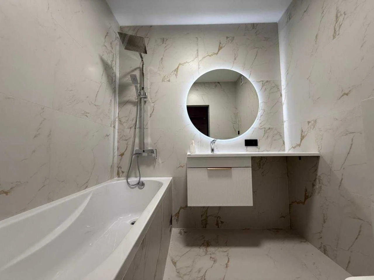Apartment in Chekhov Park with renovation