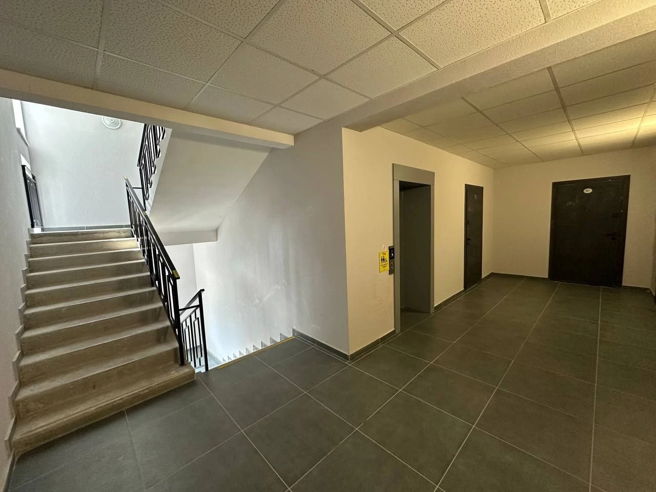 2-room large apartment in a completed building - $850 per square meter