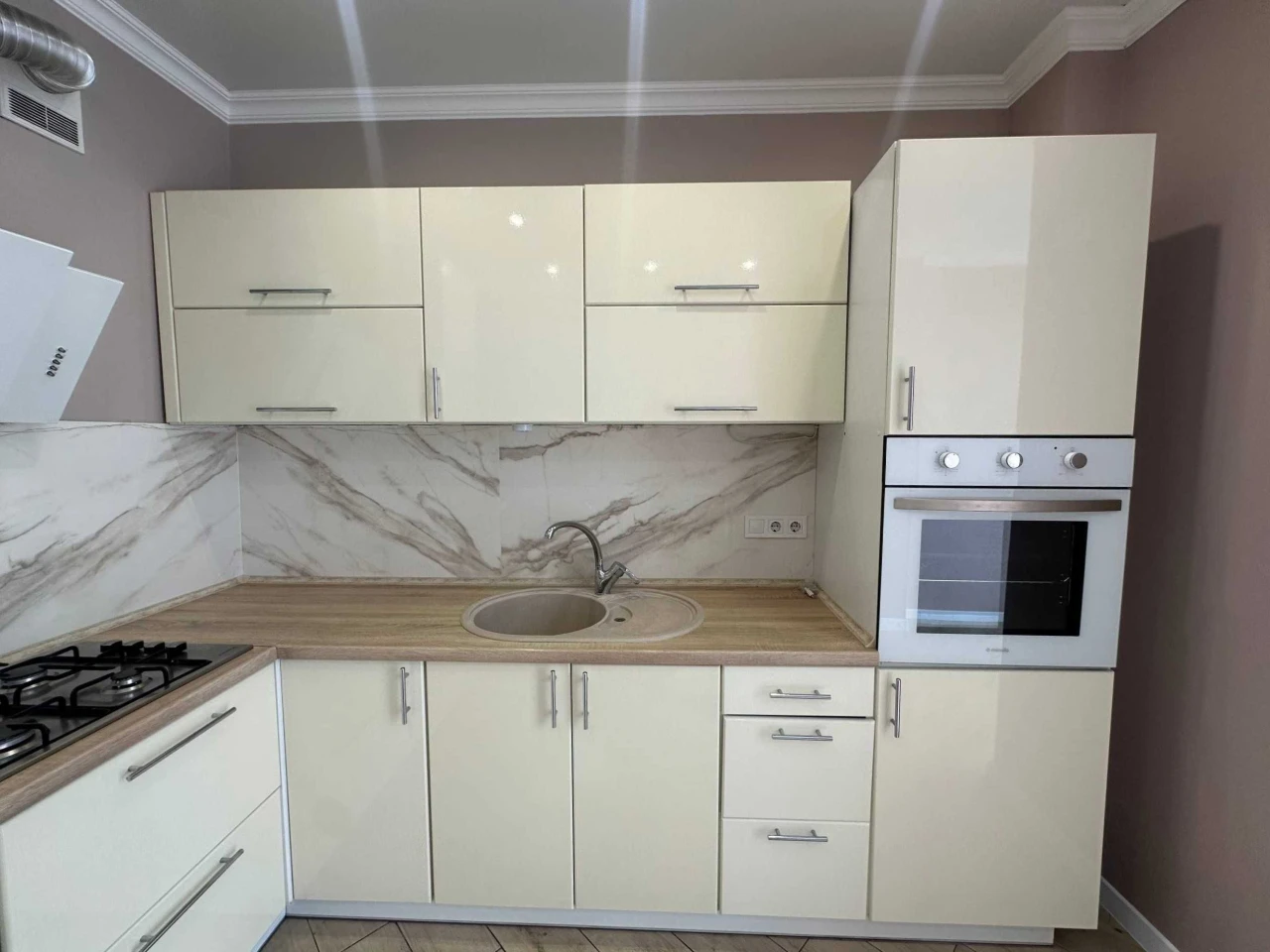 Sale of a 2-room apartment in Irpin, near Central Park!