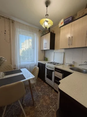 Продам однокімнатну квартиру на Генерала Безручка