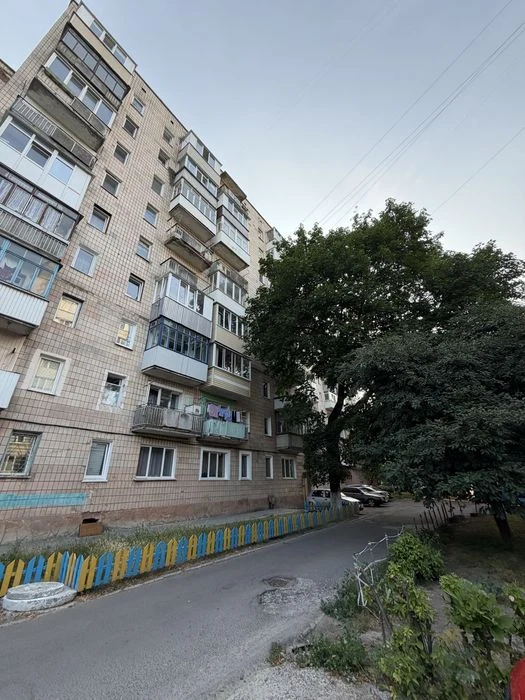 Продам однокімнатну квартиру на Генерала Безручка