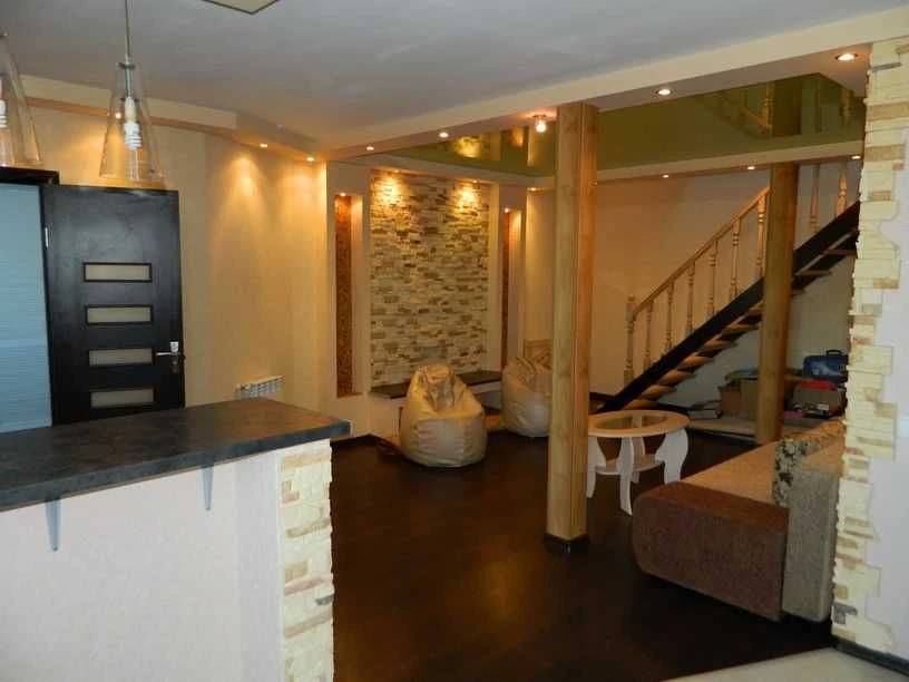 3-room apartment renovated! Central part of the city, gas. Without