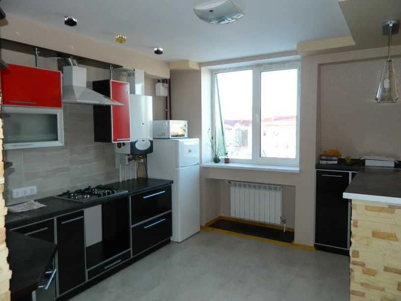 3-room apartment renovated! Central part of the city, gas. Without