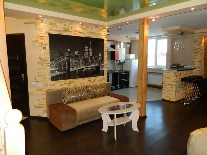3-room apartment renovated! Central part of the city, gas. Without